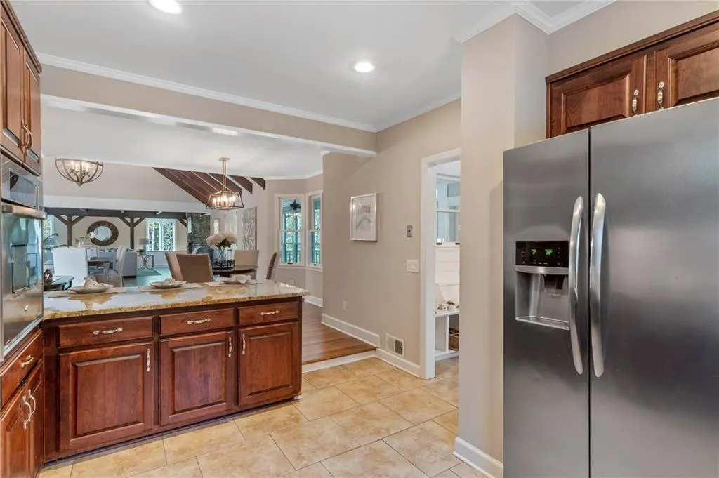 6165 Weatherly Drive, Sandy Springs, Georgia 30328, 5 Bedrooms Bedrooms, ,4 BathroomsBathrooms,Residential,Sold,6165 Weatherly Drive,6674332