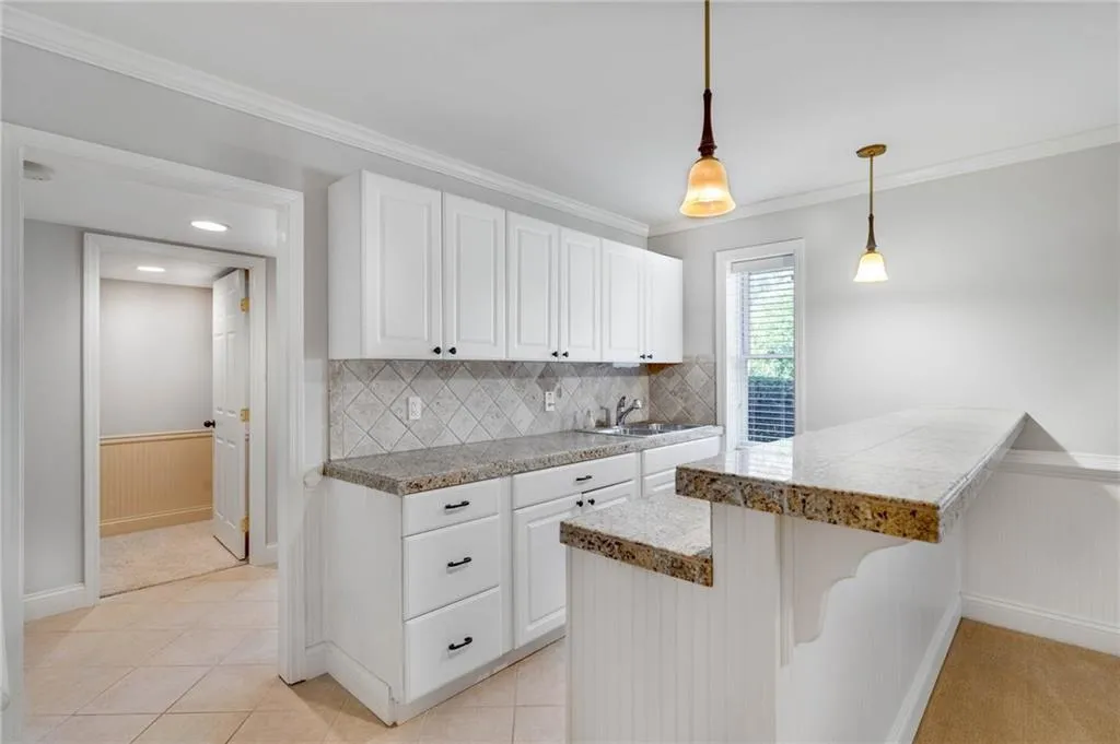 6165 Weatherly Drive, Sandy Springs, Georgia 30328, 5 Bedrooms Bedrooms, ,4 BathroomsBathrooms,Residential,Sold,6165 Weatherly Drive,6674332