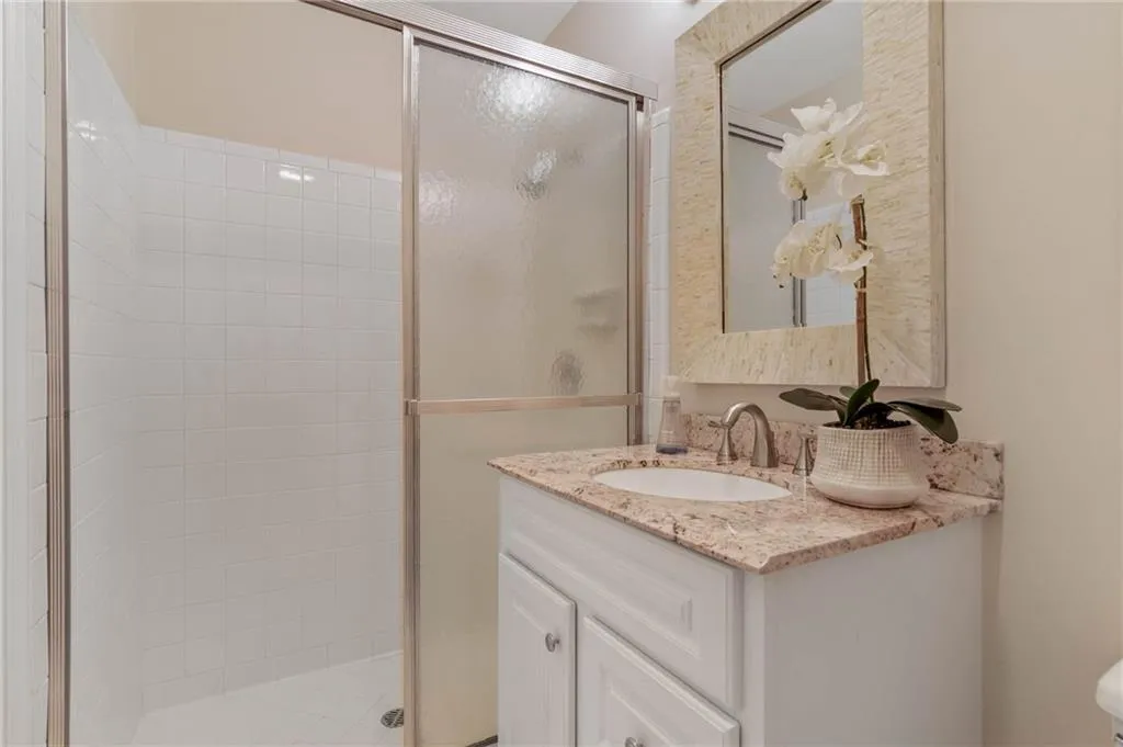 6165 Weatherly Drive, Sandy Springs, Georgia 30328, 5 Bedrooms Bedrooms, ,4 BathroomsBathrooms,Residential,Sold,6165 Weatherly Drive,6674332