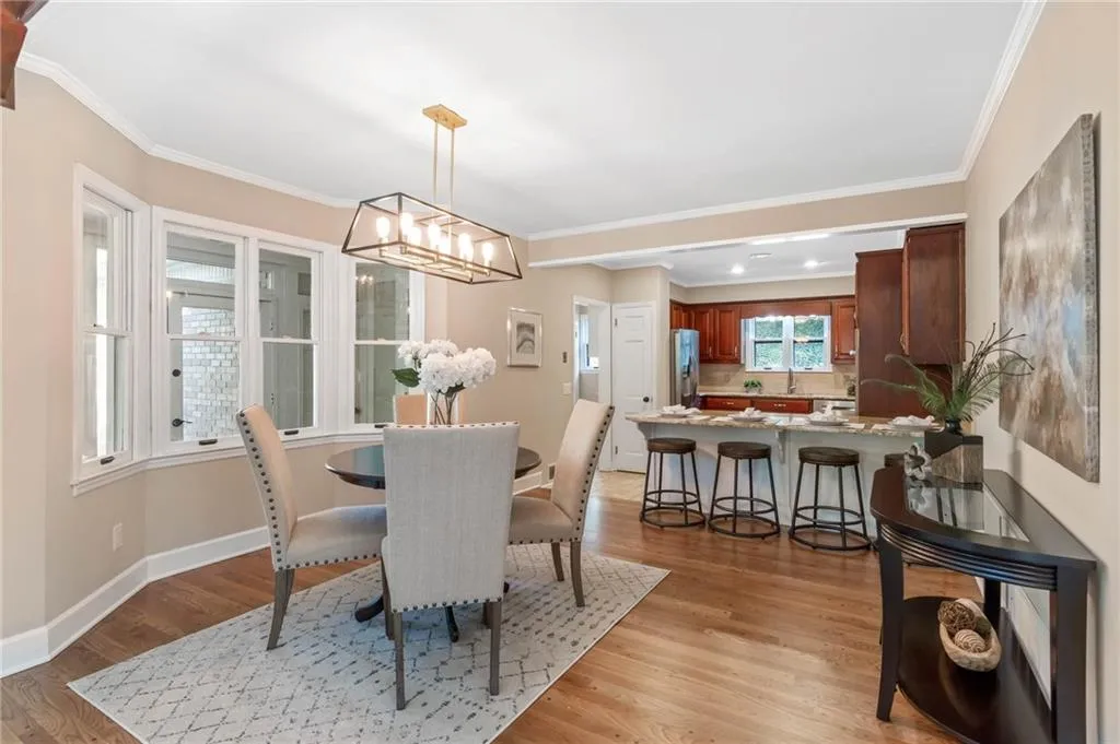 6165 Weatherly Drive, Sandy Springs, Georgia 30328, 5 Bedrooms Bedrooms, ,4 BathroomsBathrooms,Residential,Sold,6165 Weatherly Drive,6674332