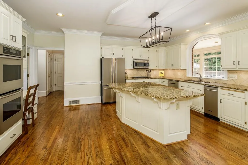 7885 Landowne Drive, Sandy Springs, Georgia 30350, 5 Bedrooms Bedrooms, ,4 BathroomsBathrooms,Residential,Sold,7885 Landowne Drive,6573196