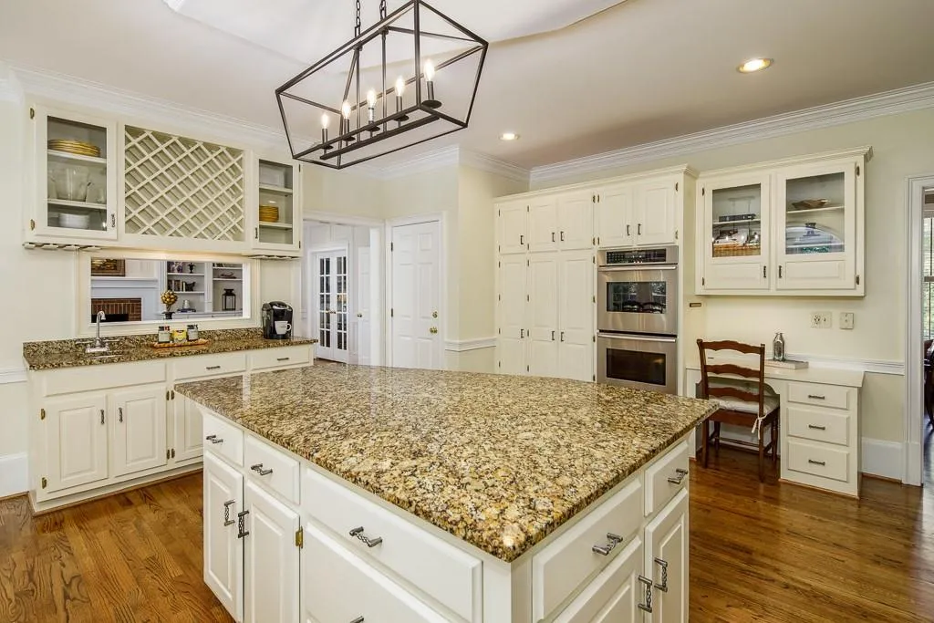 7885 Landowne Drive, Sandy Springs, Georgia 30350, 5 Bedrooms Bedrooms, ,4 BathroomsBathrooms,Residential,Sold,7885 Landowne Drive,6573196