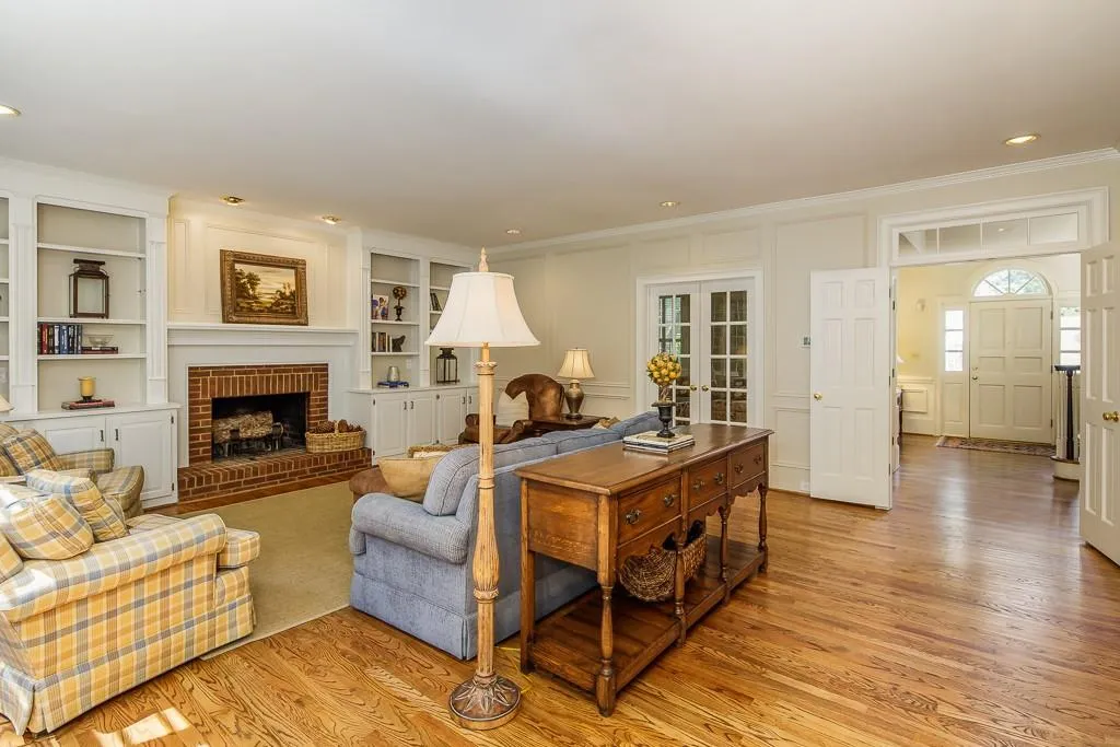 7885 Landowne Drive, Sandy Springs, Georgia 30350, 5 Bedrooms Bedrooms, ,4 BathroomsBathrooms,Residential,Sold,7885 Landowne Drive,6573196