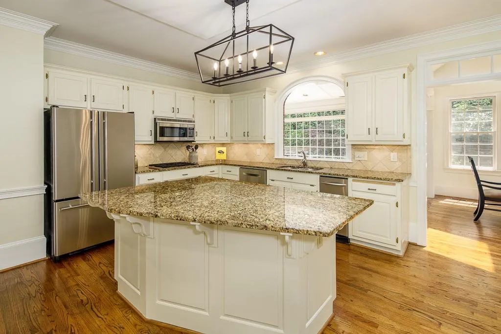 7885 Landowne Drive, Sandy Springs, Georgia 30350, 5 Bedrooms Bedrooms, ,4 BathroomsBathrooms,Residential,Sold,7885 Landowne Drive,6573196