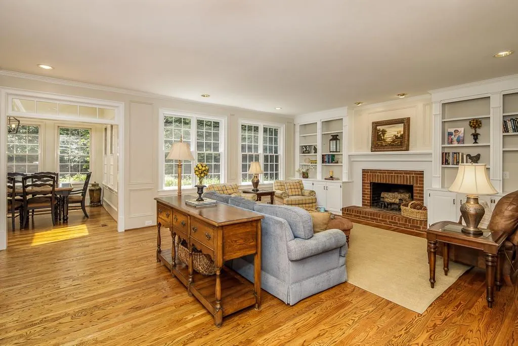 7885 Landowne Drive, Sandy Springs, Georgia 30350, 5 Bedrooms Bedrooms, ,4 BathroomsBathrooms,Residential,Sold,7885 Landowne Drive,6573196