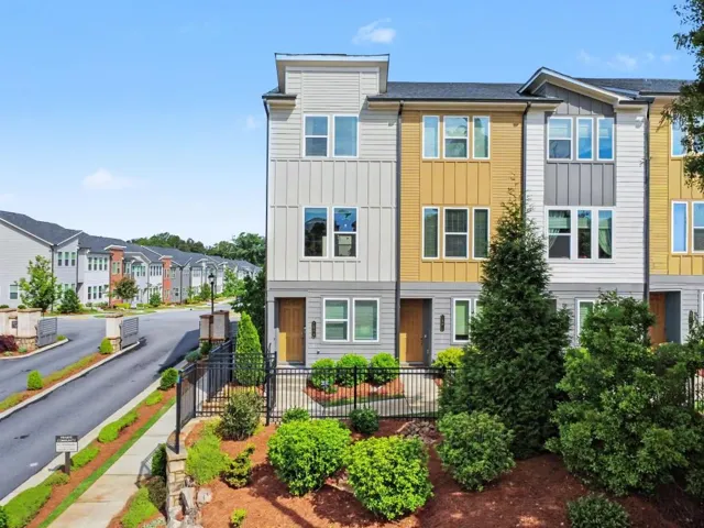 Frontal entrance - Gated, 3 Story End Unit