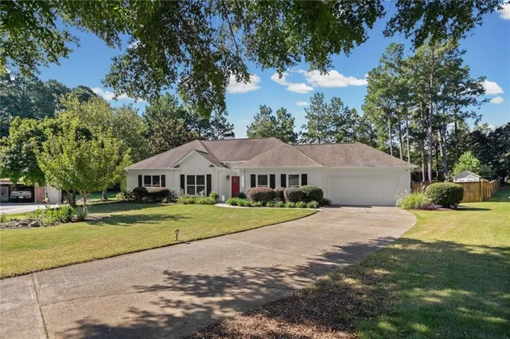 Location, Location... minutes from Canton Street and walkable to Roswell Area Park and Roswell North Elementary