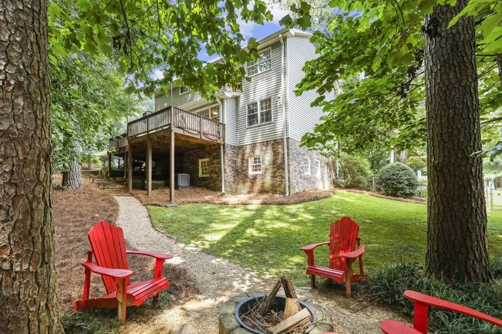 260 River Springs Drive, Atlanta, Georgia 30328, 4 Bedrooms Bedrooms, ,3 BathroomsBathrooms,Residential,Sold,260 River Springs Drive,6936075