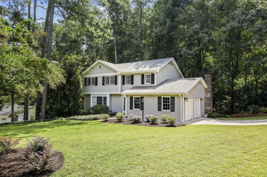 260 River Springs Drive, Atlanta, Georgia 30328, 4 Bedrooms Bedrooms, ,3 BathroomsBathrooms,Residential,Sold,260 River Springs Drive,6936075