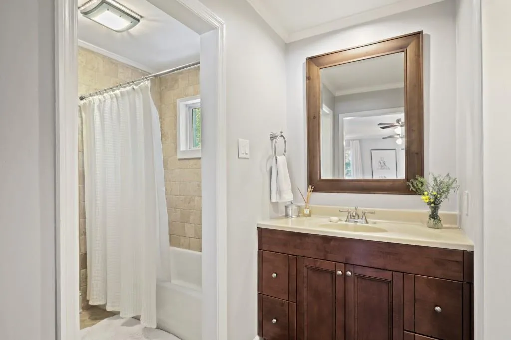 260 River Springs Drive, Atlanta, Georgia 30328, 4 Bedrooms Bedrooms, ,3 BathroomsBathrooms,Residential,Sold,260 River Springs Drive,6936075