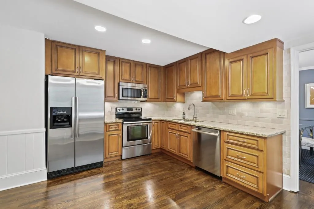260 River Springs Drive, Atlanta, Georgia 30328, 4 Bedrooms Bedrooms, ,3 BathroomsBathrooms,Residential,Sold,260 River Springs Drive,6936075