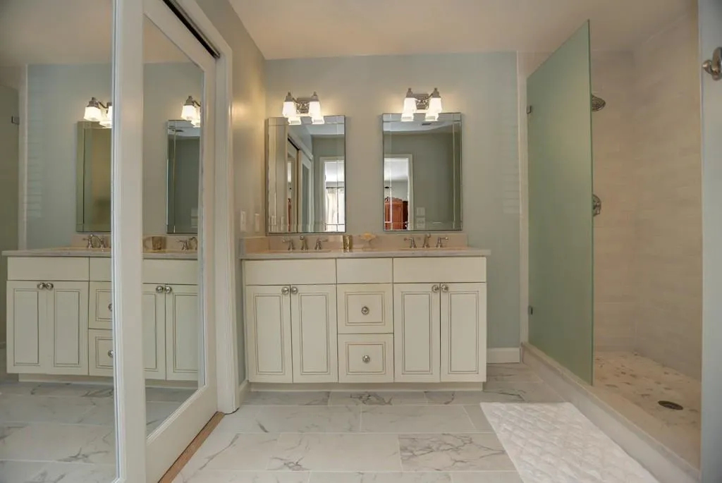 808 Camden Court, Sandy Springs, Georgia 30327, 2 Bedrooms Bedrooms, ,2 BathroomsBathrooms,Residential,Sold,808 Camden Court,5804981