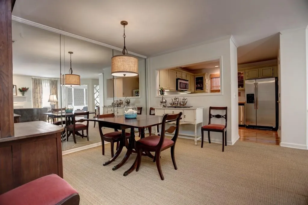 808 Camden Court, Sandy Springs, Georgia 30327, 2 Bedrooms Bedrooms, ,2 BathroomsBathrooms,Residential,Sold,808 Camden Court,5804981