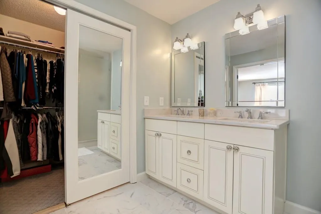 808 Camden Court, Sandy Springs, Georgia 30327, 2 Bedrooms Bedrooms, ,2 BathroomsBathrooms,Residential,Sold,808 Camden Court,5804981