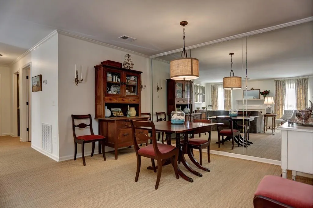 808 Camden Court, Sandy Springs, Georgia 30327, 2 Bedrooms Bedrooms, ,2 BathroomsBathrooms,Residential,Sold,808 Camden Court,5804981