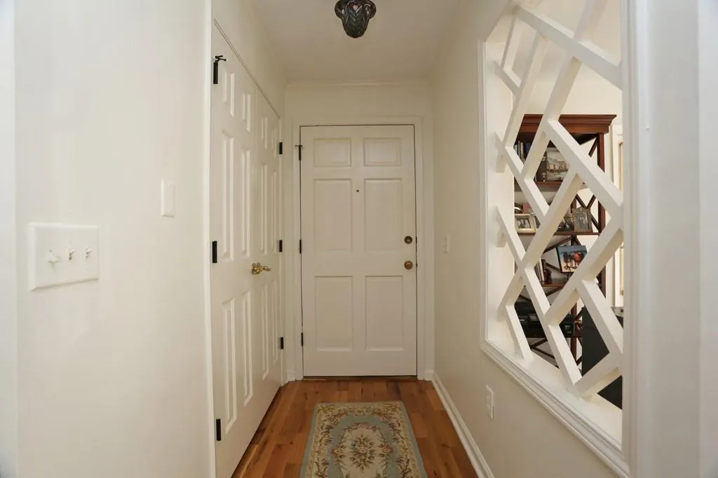 808 Camden Court, Sandy Springs, Georgia 30327, 2 Bedrooms Bedrooms, ,2 BathroomsBathrooms,Residential,Sold,808 Camden Court,5804981