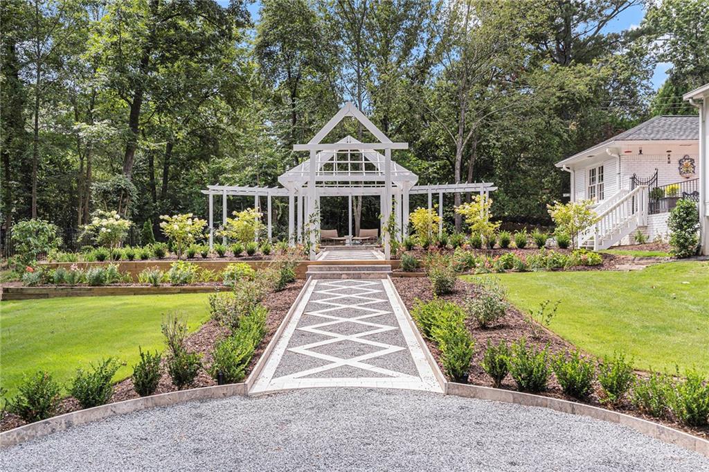 3225 Jett Ferry Court, Sandy Springs, Georgia 30350, 7 Bedrooms Bedrooms, ,5 BathroomsBathrooms,Residential,Sold,3225 Jett Ferry Court,7247718