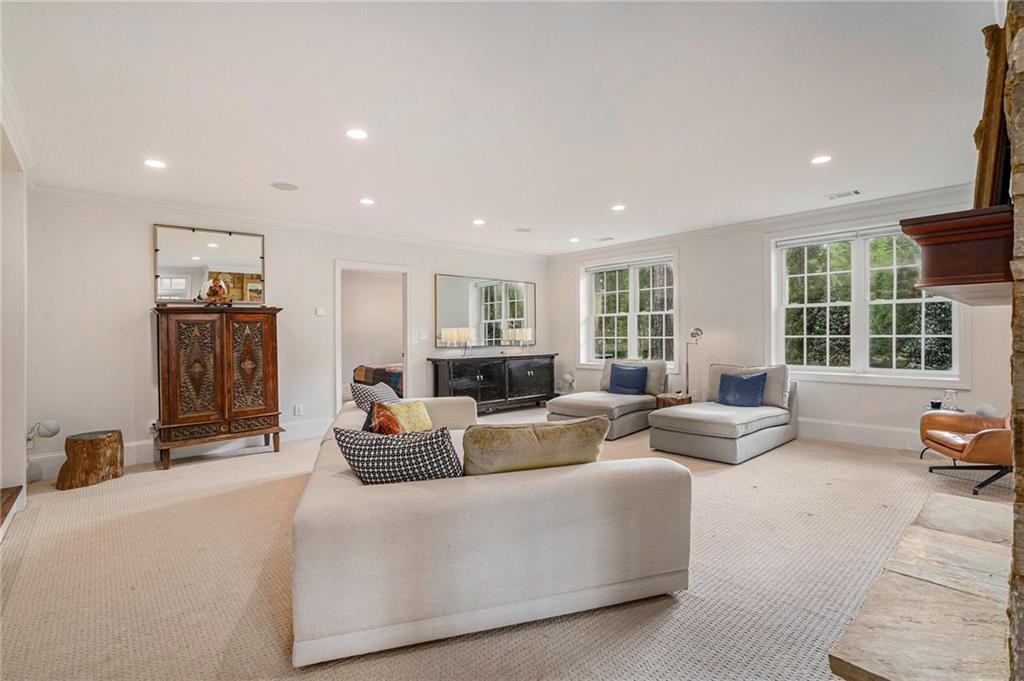 3225 Jett Ferry Court, Sandy Springs, Georgia 30350, 7 Bedrooms Bedrooms, ,5 BathroomsBathrooms,Residential,Sold,3225 Jett Ferry Court,7247718