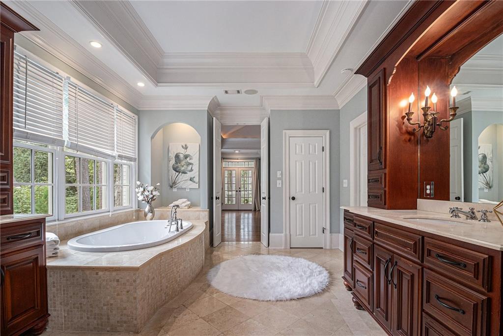 3225 Jett Ferry Court, Sandy Springs, Georgia 30350, 7 Bedrooms Bedrooms, ,5 BathroomsBathrooms,Residential,Sold,3225 Jett Ferry Court,7247718