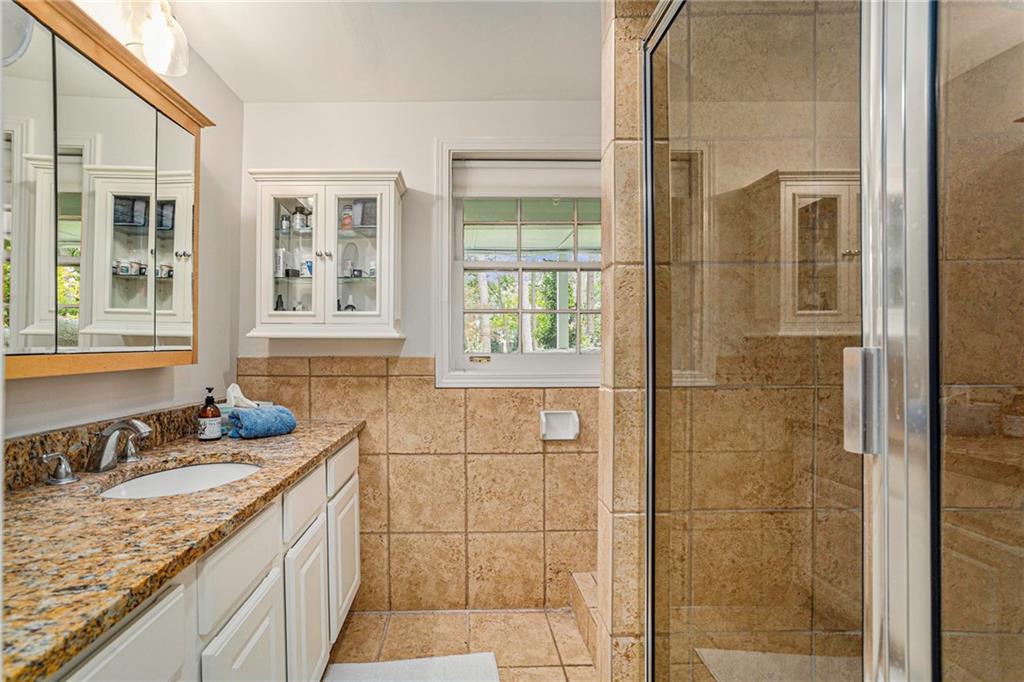 3225 Jett Ferry Court, Sandy Springs, Georgia 30350, 7 Bedrooms Bedrooms, ,5 BathroomsBathrooms,Residential,Sold,3225 Jett Ferry Court,7247718