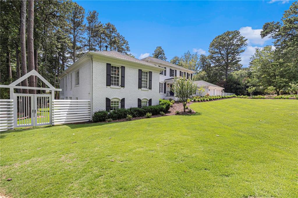 3225 Jett Ferry Court, Sandy Springs, Georgia 30350, 7 Bedrooms Bedrooms, ,5 BathroomsBathrooms,Residential,Sold,3225 Jett Ferry Court,7247718