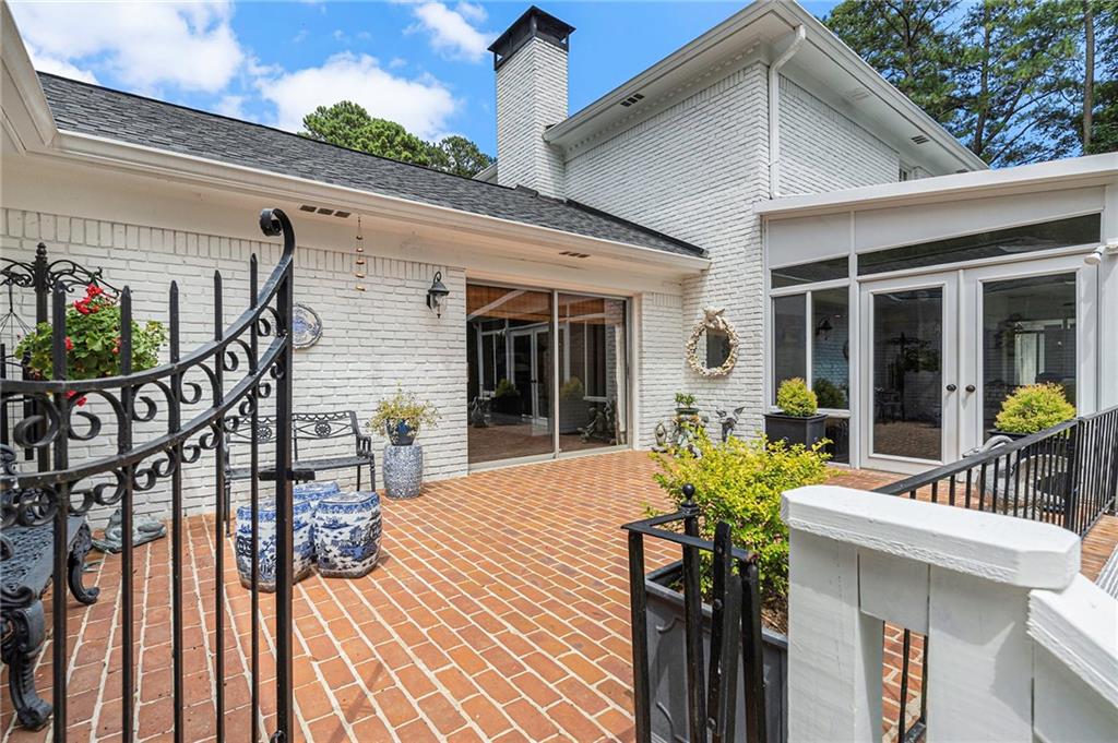 3225 Jett Ferry Court, Sandy Springs, Georgia 30350, 7 Bedrooms Bedrooms, ,5 BathroomsBathrooms,Residential,Sold,3225 Jett Ferry Court,7247718