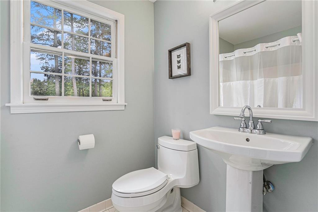 3225 Jett Ferry Court, Sandy Springs, Georgia 30350, 7 Bedrooms Bedrooms, ,5 BathroomsBathrooms,Residential,Sold,3225 Jett Ferry Court,7247718