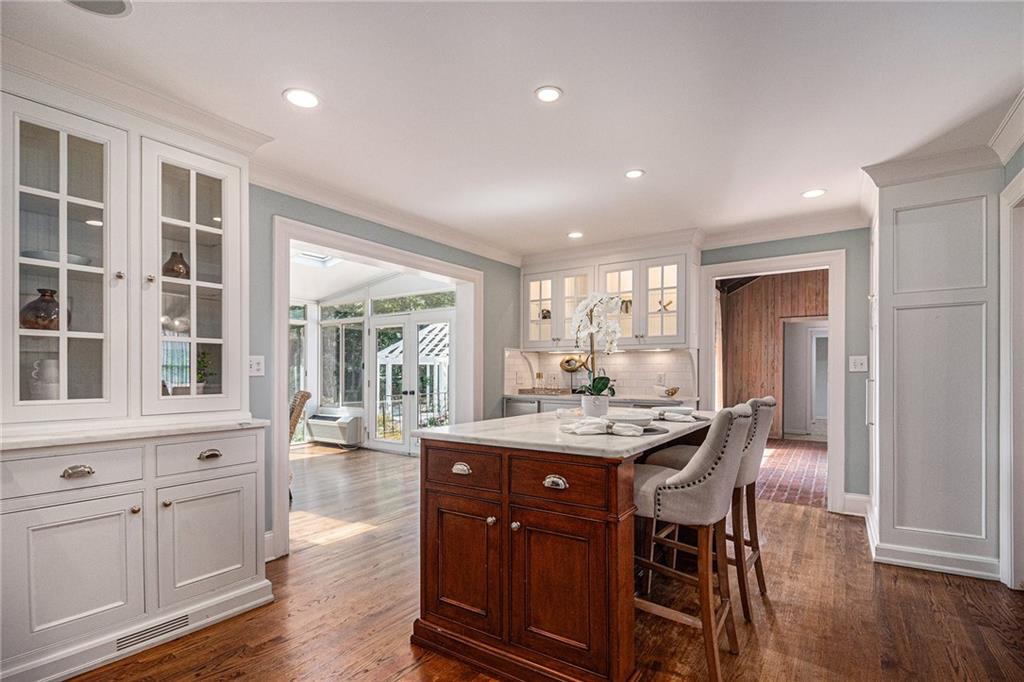 3225 Jett Ferry Court, Sandy Springs, Georgia 30350, 7 Bedrooms Bedrooms, ,5 BathroomsBathrooms,Residential,Sold,3225 Jett Ferry Court,7247718