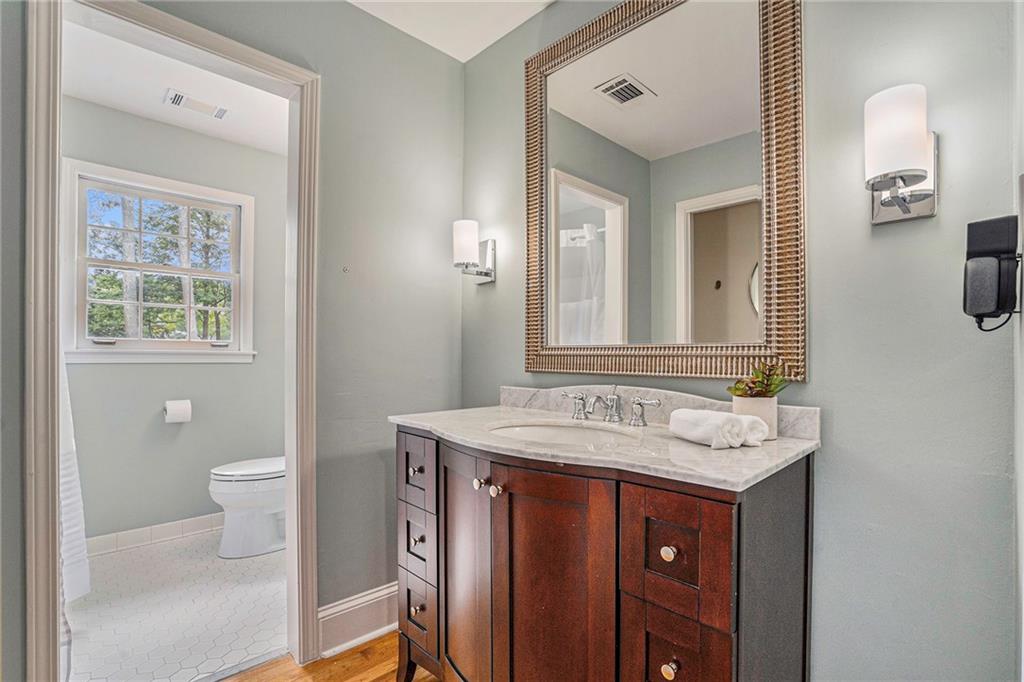 3225 Jett Ferry Court, Sandy Springs, Georgia 30350, 7 Bedrooms Bedrooms, ,5 BathroomsBathrooms,Residential,Sold,3225 Jett Ferry Court,7247718