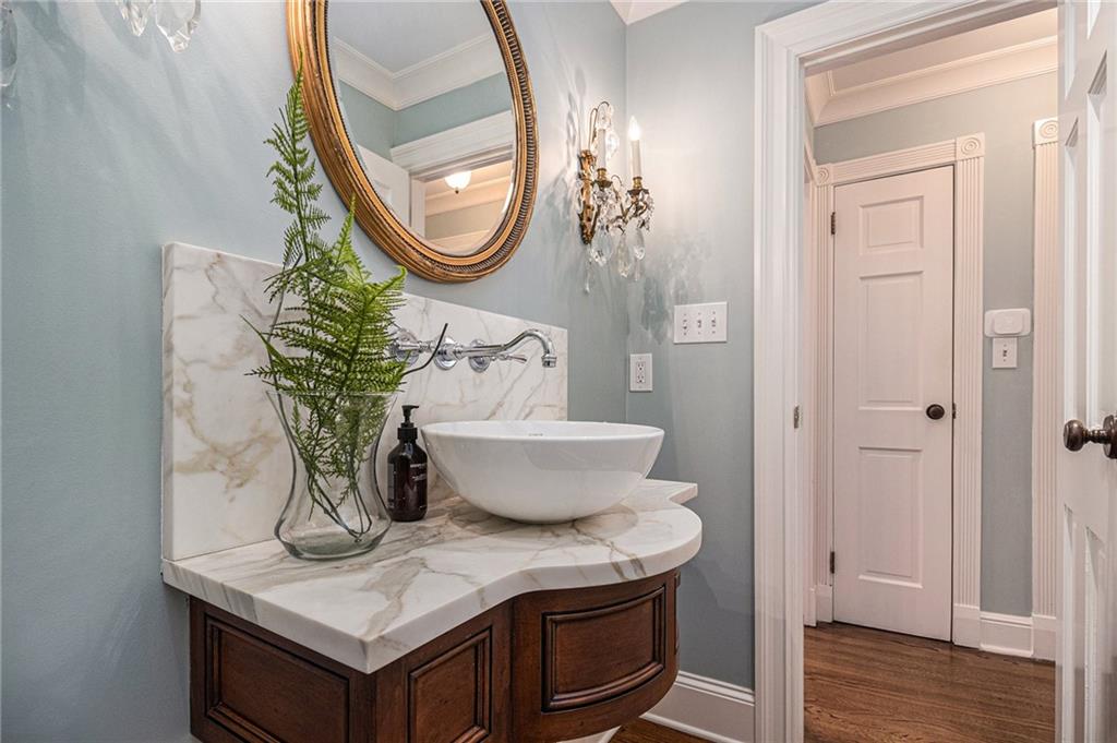 3225 Jett Ferry Court, Sandy Springs, Georgia 30350, 7 Bedrooms Bedrooms, ,5 BathroomsBathrooms,Residential,Sold,3225 Jett Ferry Court,7247718