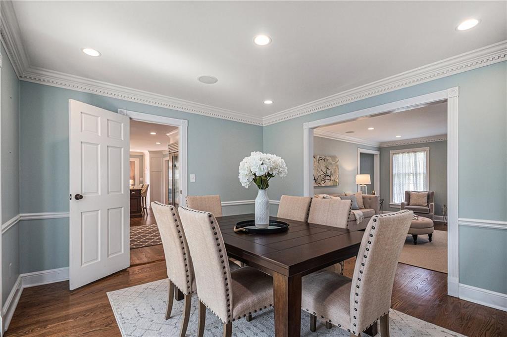 3225 Jett Ferry Court, Sandy Springs, Georgia 30350, 7 Bedrooms Bedrooms, ,5 BathroomsBathrooms,Residential,Sold,3225 Jett Ferry Court,7247718