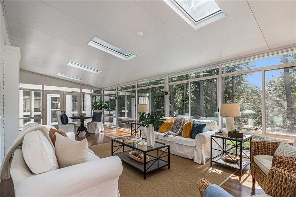 3225 Jett Ferry Court, Sandy Springs, Georgia 30350, 7 Bedrooms Bedrooms, ,5 BathroomsBathrooms,Residential,Sold,3225 Jett Ferry Court,7247718