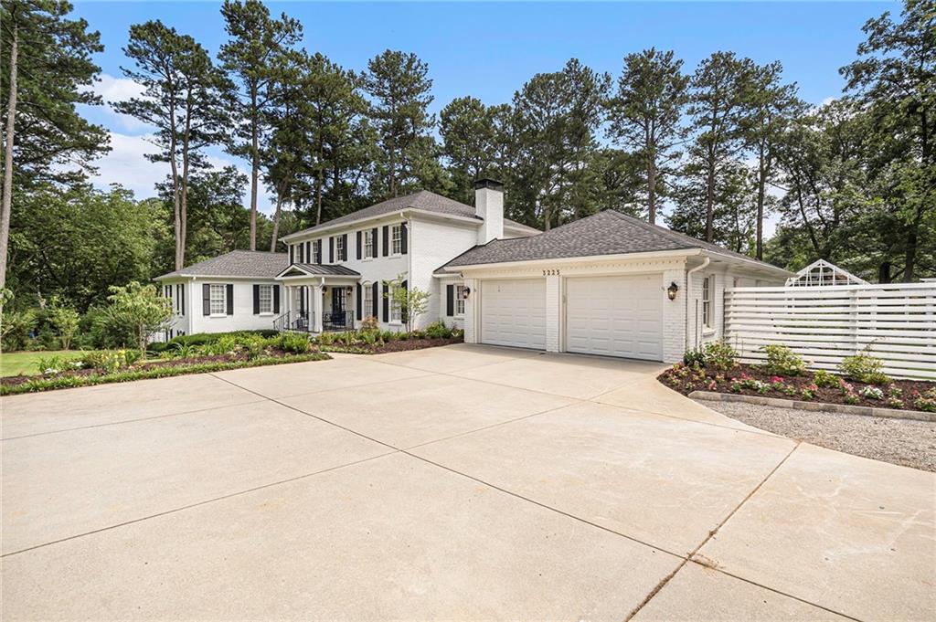 3225 Jett Ferry Court, Sandy Springs, Georgia 30350, 7 Bedrooms Bedrooms, ,5 BathroomsBathrooms,Residential,Sold,3225 Jett Ferry Court,7247718