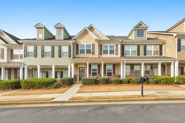 Beautifully Updated Townhome in Woodstock!