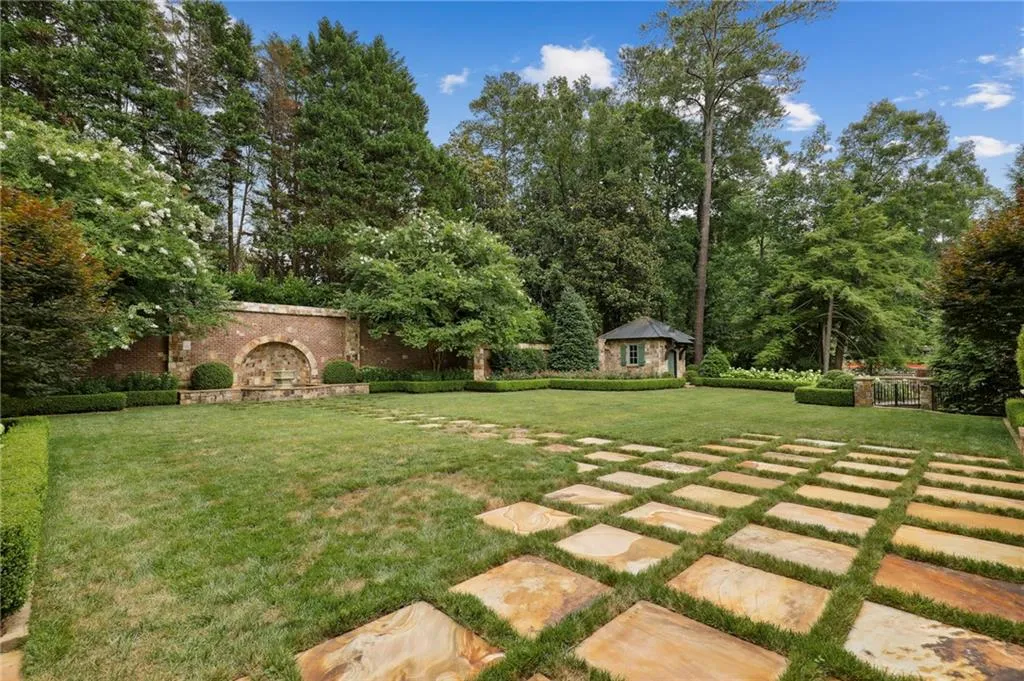 600 Old Cobblestone Drive, Sandy Springs, Georgia 30350, 8 Bedrooms Bedrooms, ,8 BathroomsBathrooms,Residential,Sold,600 Old Cobblestone Drive,7100273