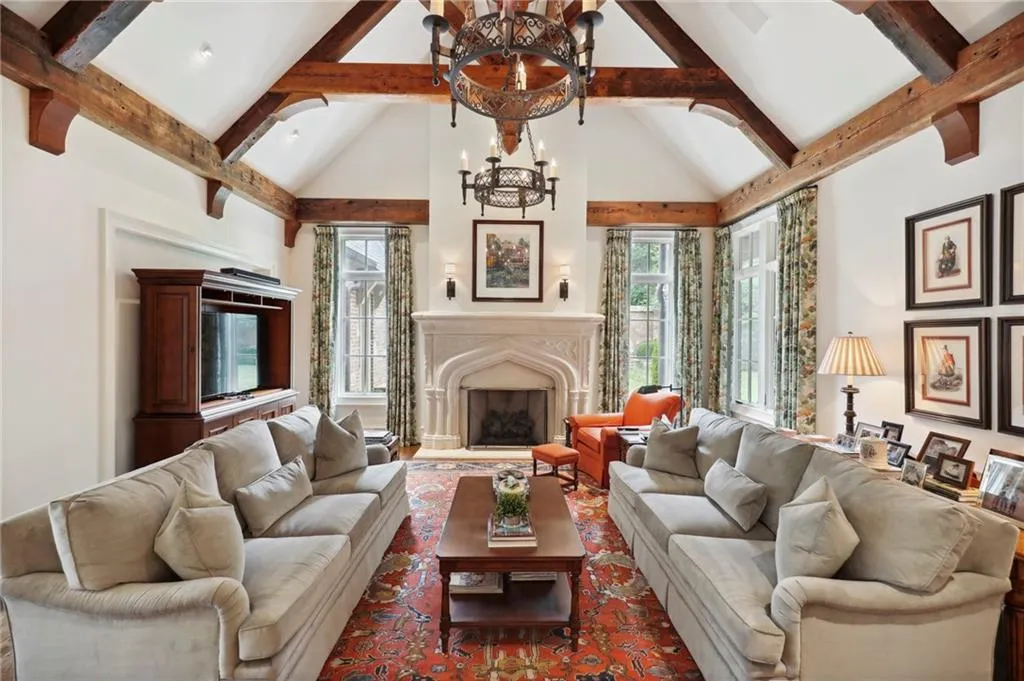 600 Old Cobblestone Drive, Sandy Springs, Georgia 30350, 8 Bedrooms Bedrooms, ,8 BathroomsBathrooms,Residential,Sold,600 Old Cobblestone Drive,7100273