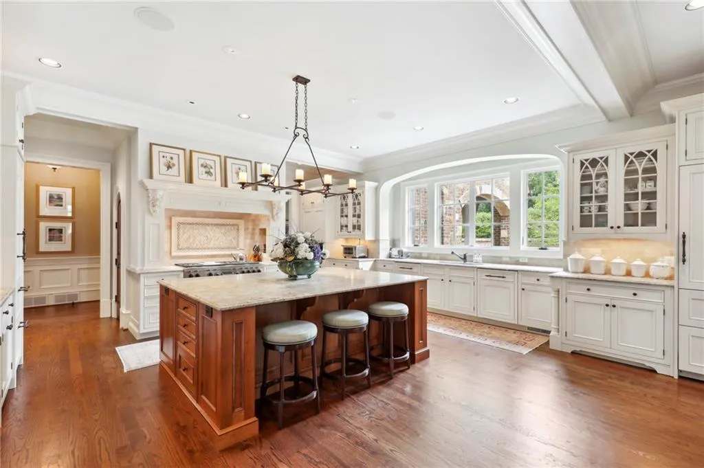 600 Old Cobblestone Drive, Sandy Springs, Georgia 30350, 8 Bedrooms Bedrooms, ,8 BathroomsBathrooms,Residential,Sold,600 Old Cobblestone Drive,7100273