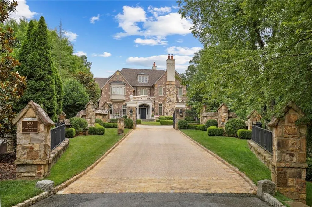600 Old Cobblestone Drive, Sandy Springs, Georgia 30350, 8 Bedrooms Bedrooms, ,8 BathroomsBathrooms,Residential,Sold,600 Old Cobblestone Drive,7100273