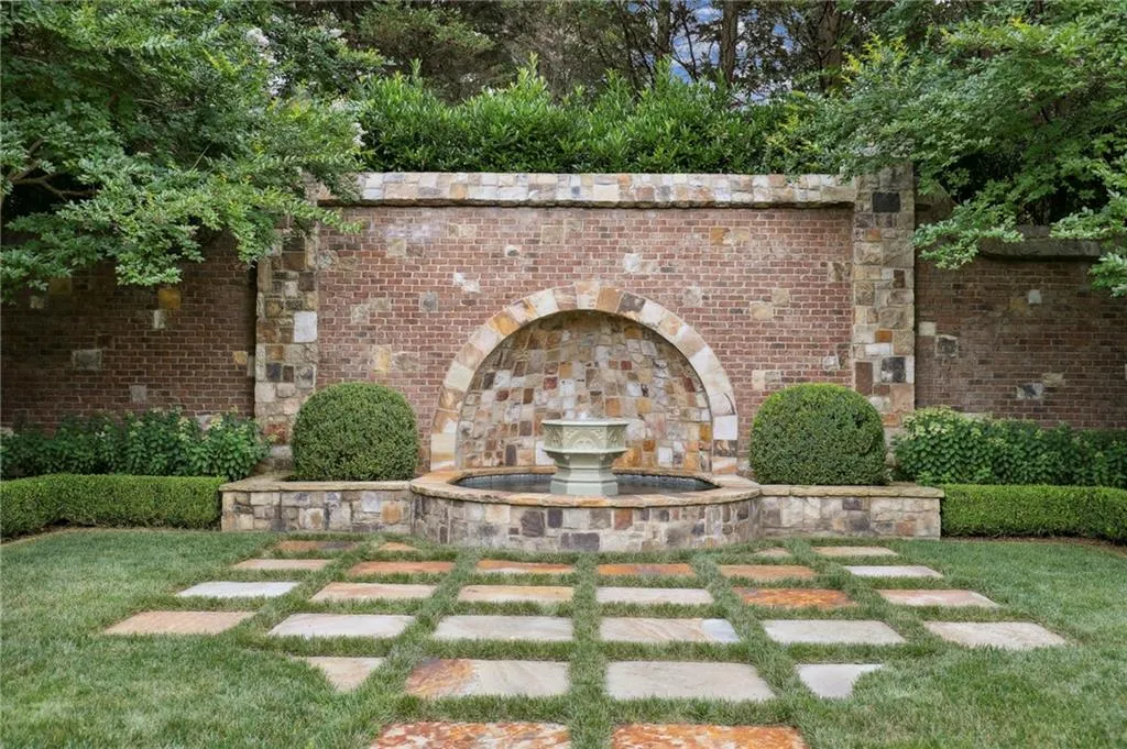 600 Old Cobblestone Drive, Sandy Springs, Georgia 30350, 8 Bedrooms Bedrooms, ,8 BathroomsBathrooms,Residential,Sold,600 Old Cobblestone Drive,7100273
