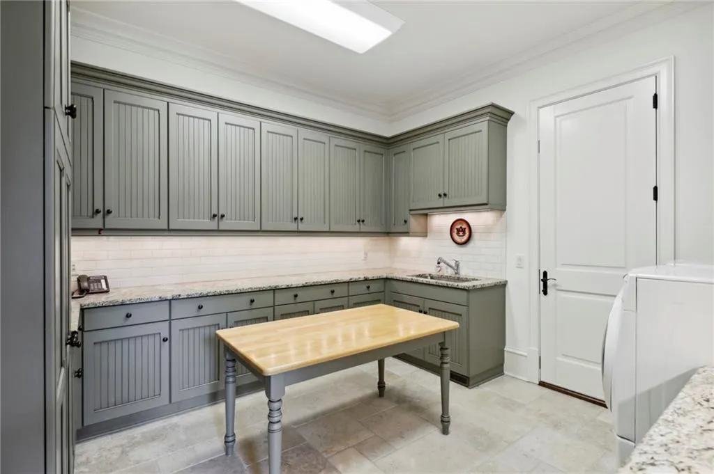 600 Old Cobblestone Drive, Sandy Springs, Georgia 30350, 8 Bedrooms Bedrooms, ,8 BathroomsBathrooms,Residential,Sold,600 Old Cobblestone Drive,7100273