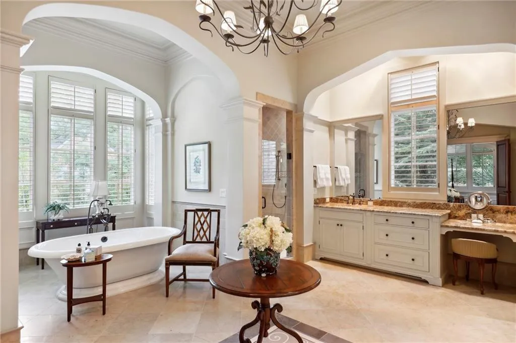 600 Old Cobblestone Drive, Sandy Springs, Georgia 30350, 8 Bedrooms Bedrooms, ,8 BathroomsBathrooms,Residential,Sold,600 Old Cobblestone Drive,7100273