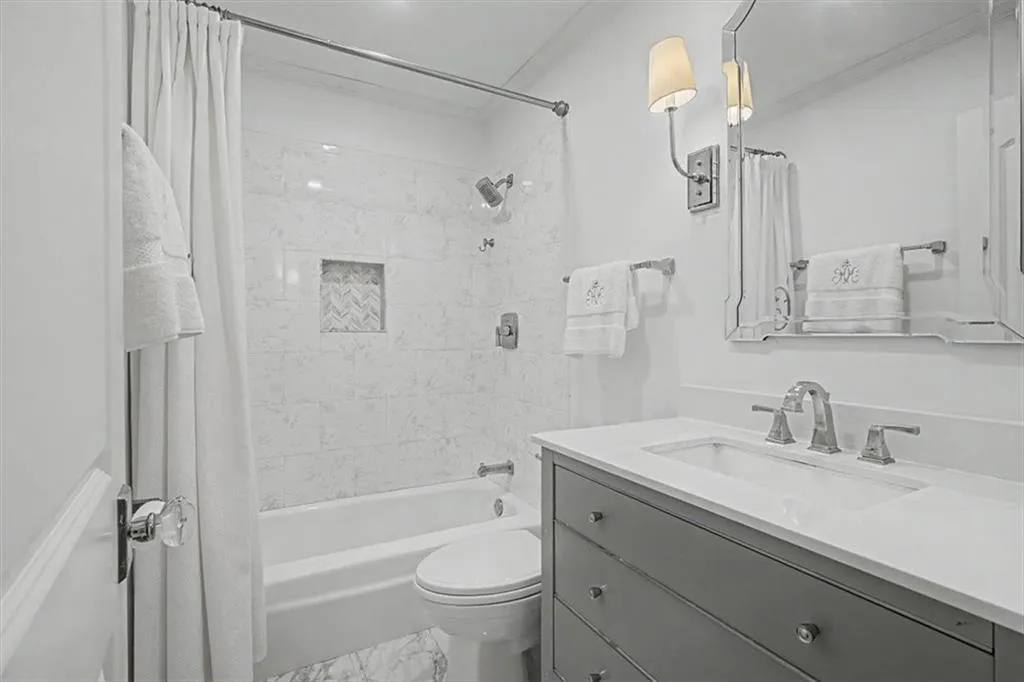 5400 Roswell Road Unit P1, Sandy Springs, Georgia 30342, 2 Bedrooms Bedrooms, 0 ,1 BathroomBathrooms,Residential,For Sale,5400 Roswell Road Unit P1,7822843