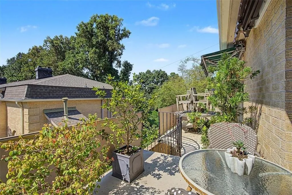 5400 Roswell Road Unit P1, Sandy Springs, Georgia 30342, 2 Bedrooms Bedrooms, 0 ,1 BathroomBathrooms,Residential,For Sale,5400 Roswell Road Unit P1,7822843
