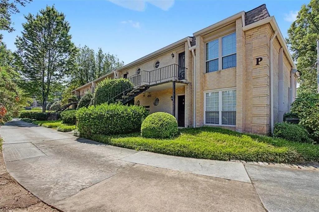 5400 Roswell Road Unit P1, Sandy Springs, Georgia 30342, 2 Bedrooms Bedrooms, 0 ,1 BathroomBathrooms,Residential,For Sale,5400 Roswell Road Unit P1,7822843