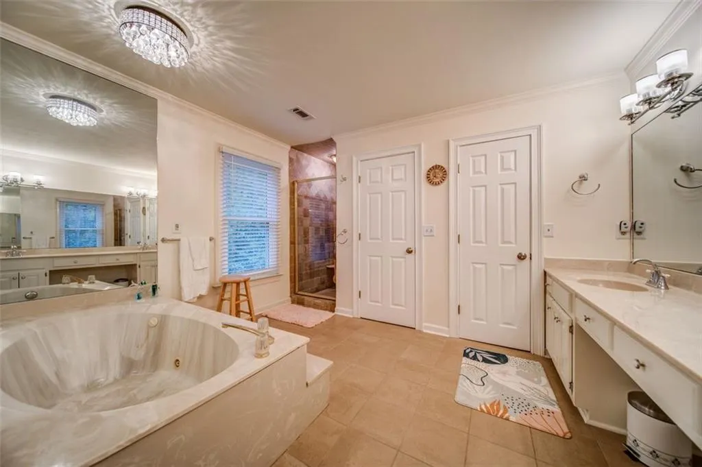 7155 Roswell Road Unit 14, Sandy Springs, Georgia 30328, 2 Bedrooms Bedrooms, ,2 BathroomsBathrooms,Residential,Sold,7155 Roswell Road Unit 14,7136783