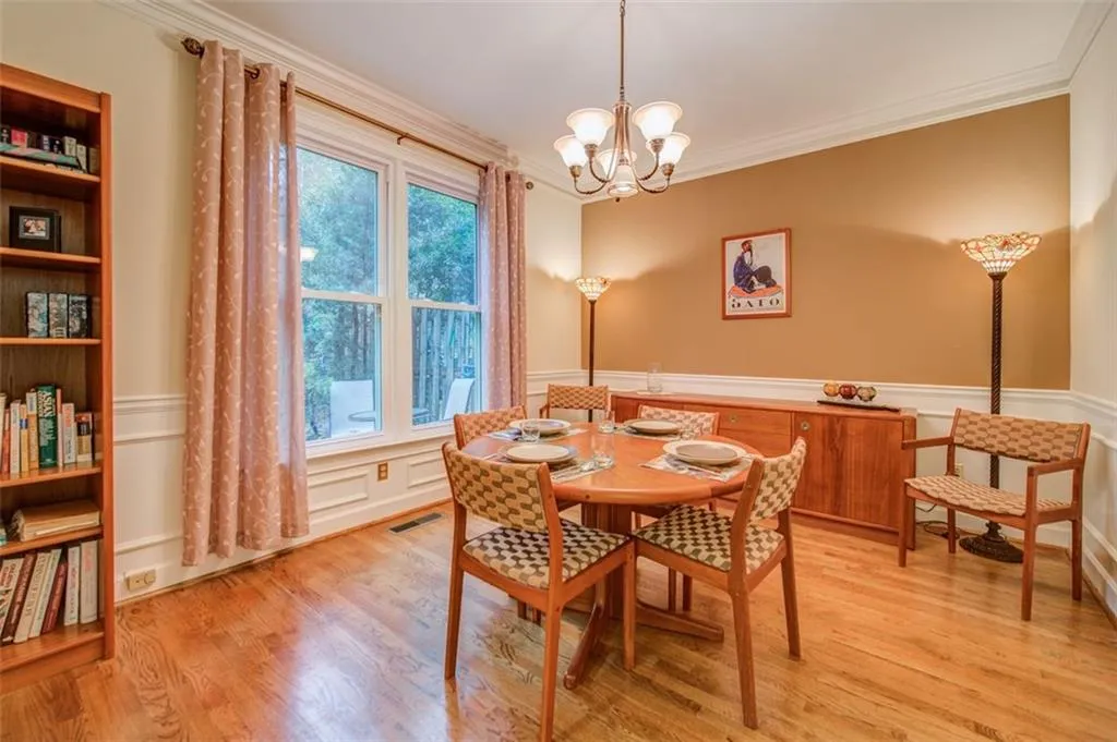 7155 Roswell Road Unit 14, Sandy Springs, Georgia 30328, 2 Bedrooms Bedrooms, ,2 BathroomsBathrooms,Residential,Sold,7155 Roswell Road Unit 14,7136783