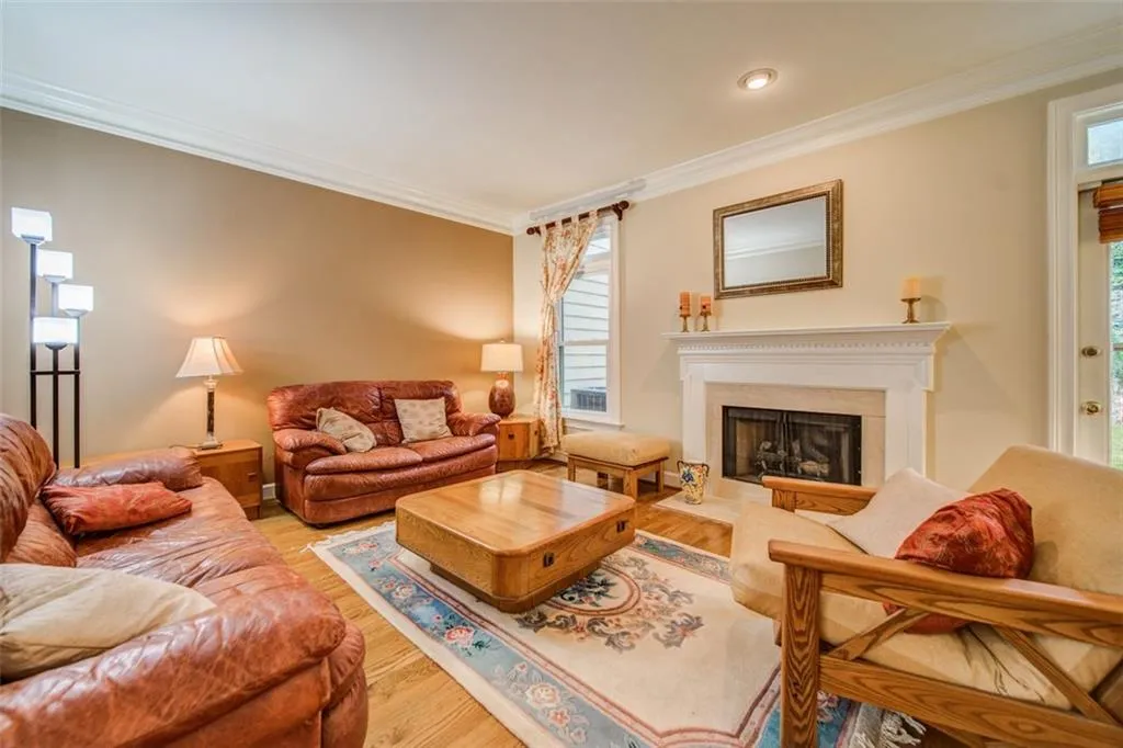 7155 Roswell Road Unit 14, Sandy Springs, Georgia 30328, 2 Bedrooms Bedrooms, ,2 BathroomsBathrooms,Residential,Sold,7155 Roswell Road Unit 14,7136783