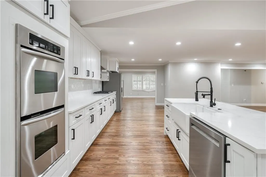 315 Amberidge Trail, Sandy Springs, Georgia 30328, 4 Bedrooms Bedrooms, ,3 BathroomsBathrooms,Residential,Sold,315 Amberidge Trail,6942206
