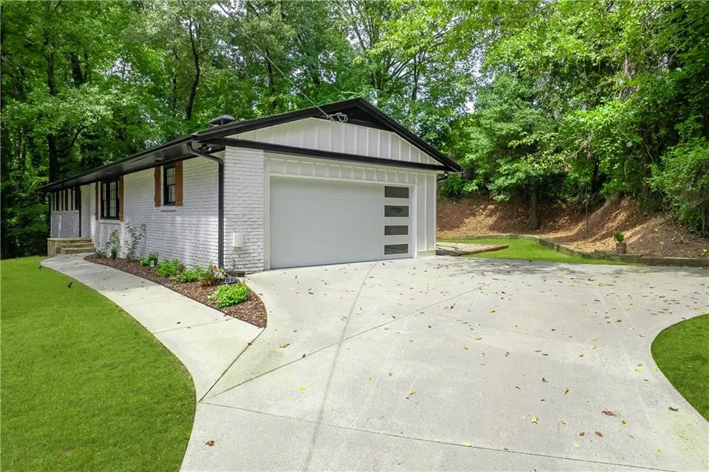315 Amberidge Trail, Sandy Springs, Georgia 30328, 4 Bedrooms Bedrooms, ,3 BathroomsBathrooms,Residential,Sold,315 Amberidge Trail,6942206
