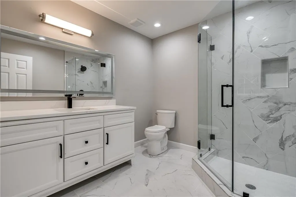 315 Amberidge Trail, Sandy Springs, Georgia 30328, 4 Bedrooms Bedrooms, ,3 BathroomsBathrooms,Residential,Sold,315 Amberidge Trail,6942206